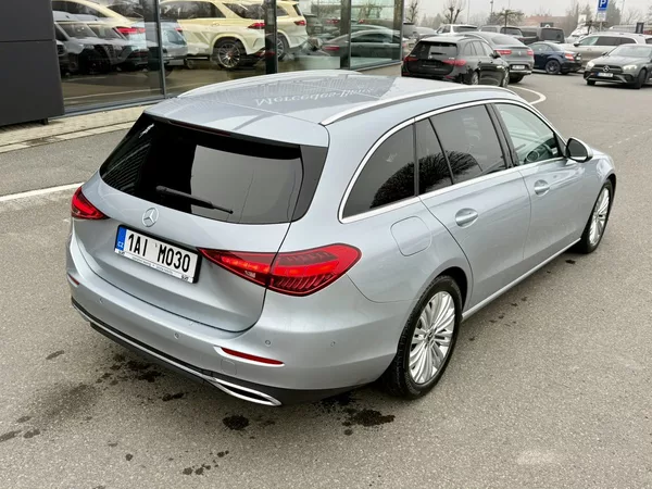 Mercedes-Benz Třídy C 220 d 4MATIC kombi - foto 41