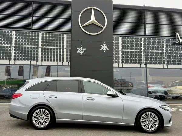 Mercedes-Benz Třídy C 220 d 4MATIC kombi - foto 9