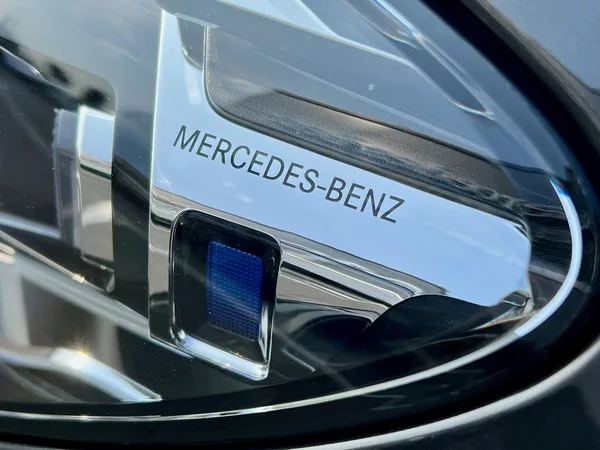 Mercedes-Benz Třídy E 300 de 4MATIC AMG linie - foto 11