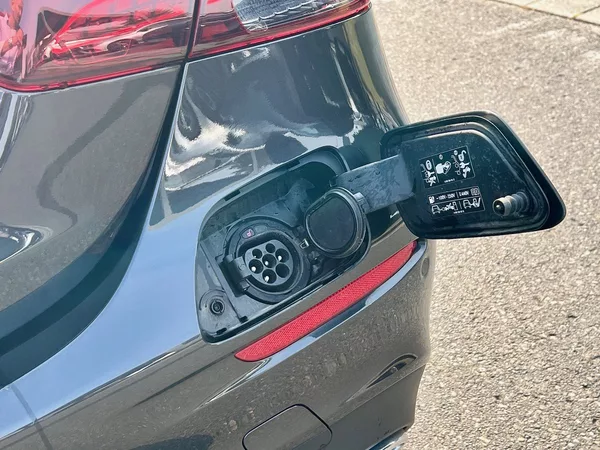 Mercedes-Benz Třídy E 300 de 4MATIC AMG linie - foto 15