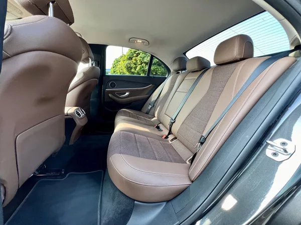 Mercedes-Benz Třídy E 300 de 4MATIC AMG linie - foto 17