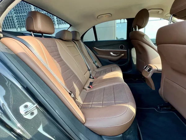 Mercedes-Benz Třídy E 300 de 4MATIC AMG linie - foto 20