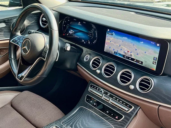Mercedes-Benz Třídy E 300 de 4MATIC AMG linie - foto 22