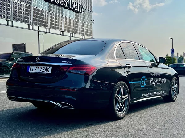 Mercedes-Benz Třídy E 300 de 4MATIC AMG linie - foto 3