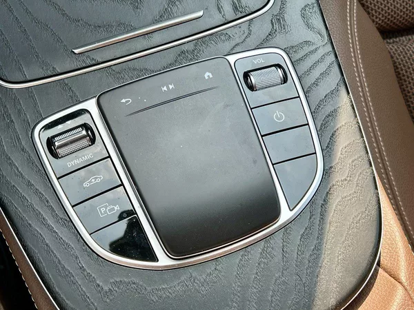 Mercedes-Benz Třídy E 300 de 4MATIC AMG linie - foto 31