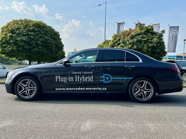 Mercedes-Benz Třídy E 300 de 4MATIC AMG linie - foto 6