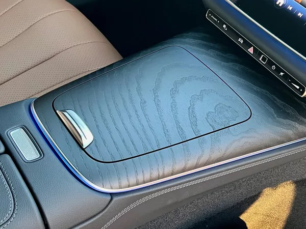 Mercedes-Benz Třídy E 220 d 4MATIC Linie AMG - foto 14