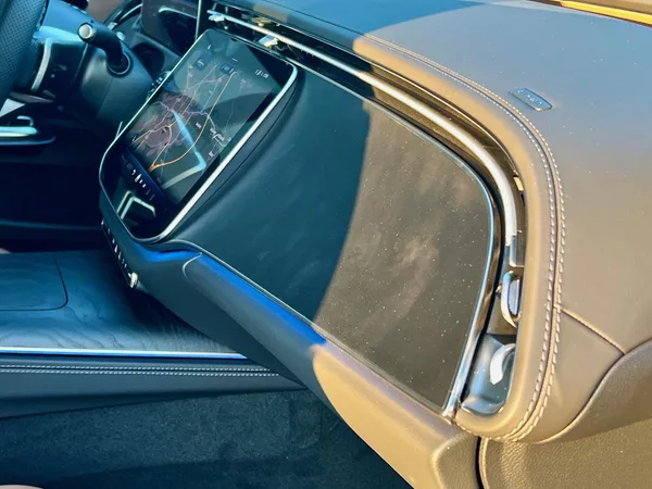 Mercedes-Benz Třídy E 220 d 4MATIC Linie AMG - foto 15