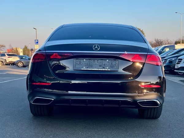 Mercedes-Benz Třídy E 220 d 4MATIC Linie AMG - foto 4