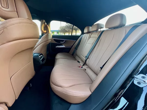 Mercedes-Benz Třídy E 220 d 4MATIC Linie AMG - foto 8