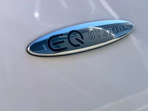 Mercedes-Benz Třídy E 300 de 4MATIC kombi s EQ - foto 11