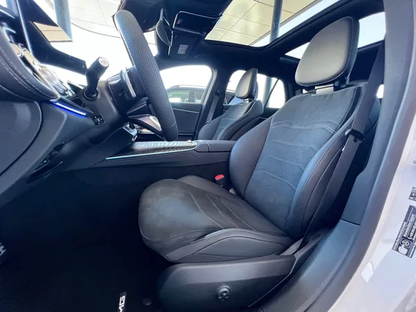 Mercedes-Benz Třídy E 300 de 4MATIC kombi s EQ - foto 16