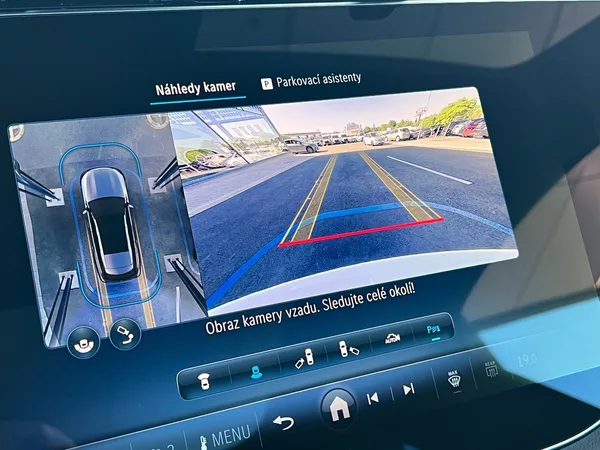 Mercedes-Benz Třídy E 300 de 4MATIC kombi s EQ - foto 30
