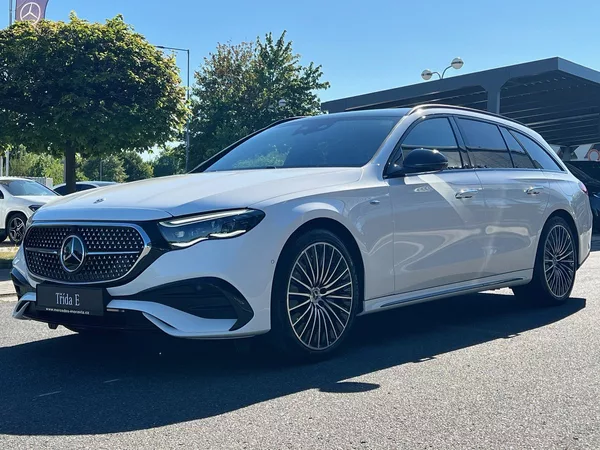 Mercedes-Benz Třídy E 300 de 4MATIC kombi s EQ - foto 7
