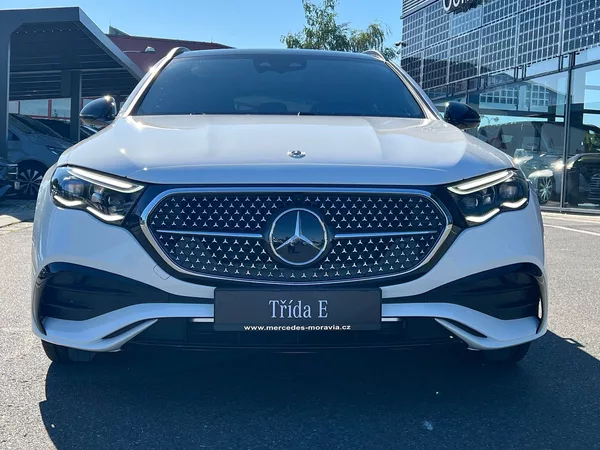 Mercedes-Benz Třídy E 300 de 4MATIC kombi s EQ - foto 8