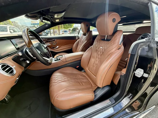 Mercedes-Benz Třídy S 500 4MATIC kupé - foto 14