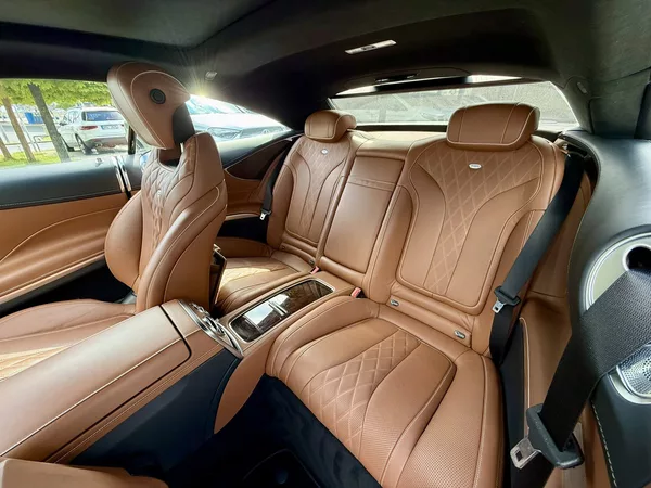 Mercedes-Benz Třídy S 500 4MATIC kupé - foto 15