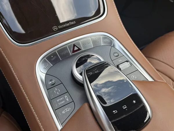 Mercedes-Benz Třídy S 500 4MATIC kupé - foto 21