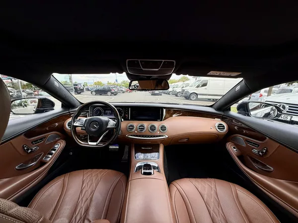 Mercedes-Benz Třídy S 500 4MATIC kupé - foto 23