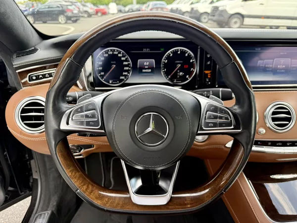 Mercedes-Benz Třídy S 500 4MATIC kupé - foto 28
