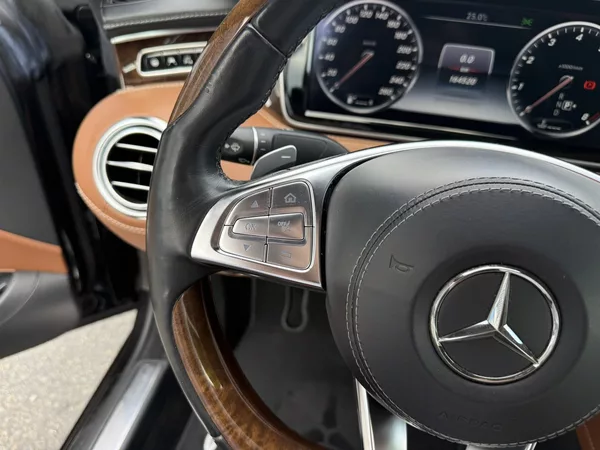 Mercedes-Benz Třídy S 500 4MATIC kupé - foto 29
