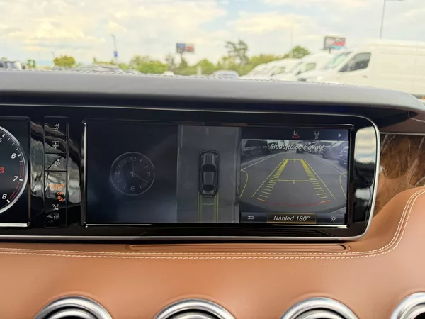 Mercedes-Benz Třídy S 500 4MATIC kupé - foto 32
