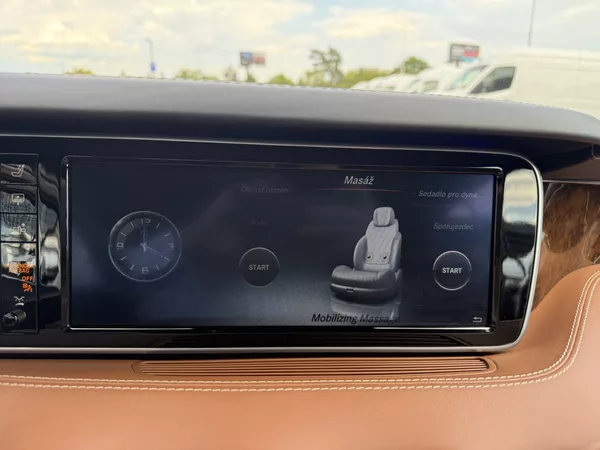 Mercedes-Benz Třídy S 500 4MATIC kupé - foto 33