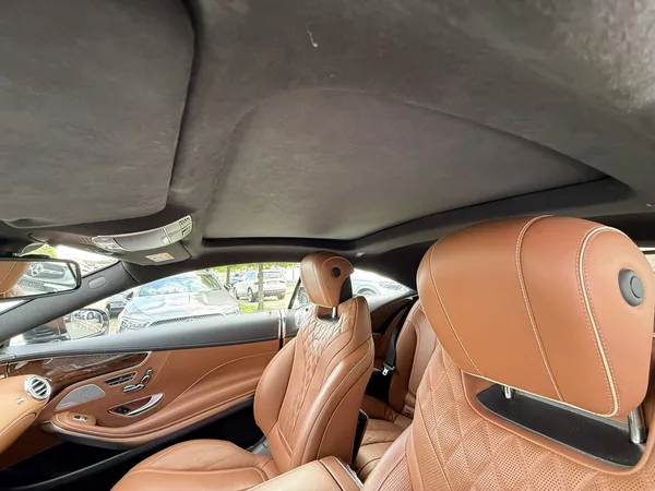 Mercedes-Benz Třídy S 500 4MATIC kupé - foto 35