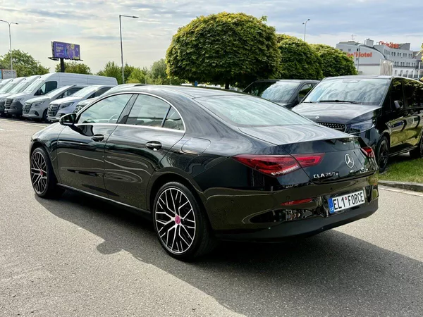 Mercedes-Benz CLA 250 e - foto 6
