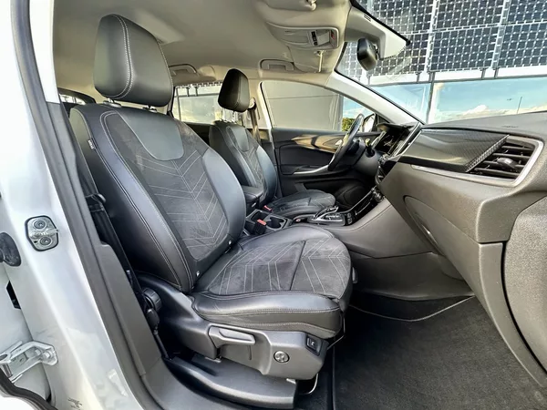Opel Grandland ULTIMATE 1,2 Turbo AT8 - foto 13