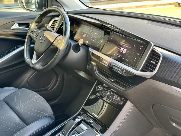 Opel Grandland ULTIMATE 1,2 Turbo AT8 - foto 14