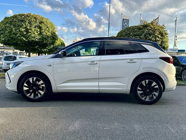 Opel Grandland ULTIMATE 1,2 Turbo AT8 - foto 6