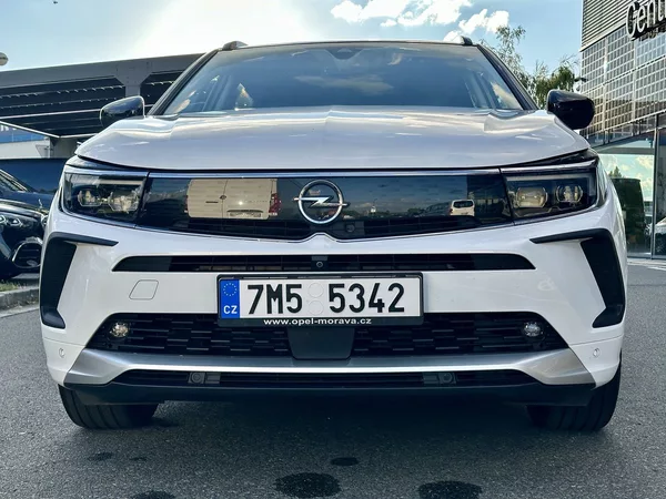 Opel Grandland ULTIMATE 1,2 Turbo AT8 - foto 7