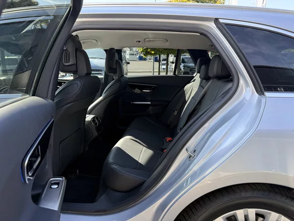 Mercedes-Benz Třídy C 220 d 4MATIC kombi - foto 13