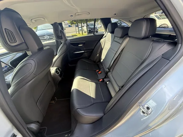 Mercedes-Benz Třídy C 220 d 4MATIC kombi - foto 14