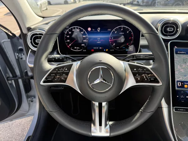 Mercedes-Benz Třídy C 220 d 4MATIC kombi - foto 23