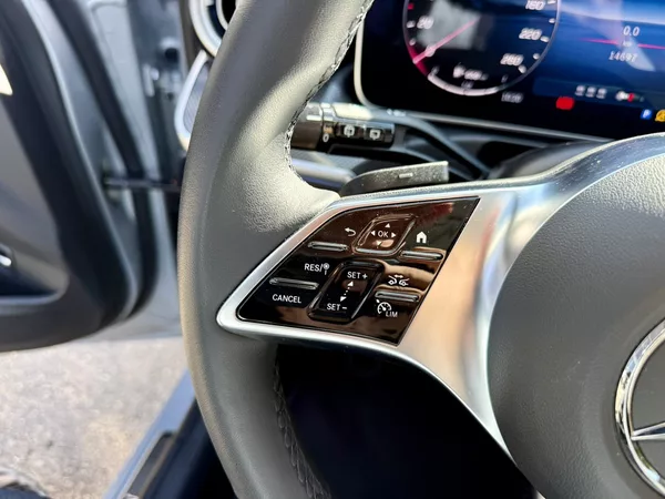 Mercedes-Benz Třídy C 220 d 4MATIC kombi - foto 24