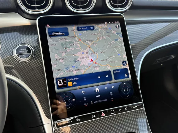 Mercedes-Benz Třídy C 220 d 4MATIC kombi - foto 28