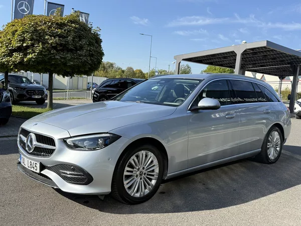 Mercedes-Benz Třídy C 220 d 4MATIC kombi - foto 4