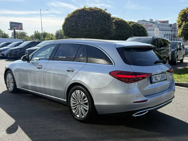 Mercedes-Benz Třídy C 220 d 4MATIC kombi - foto 6