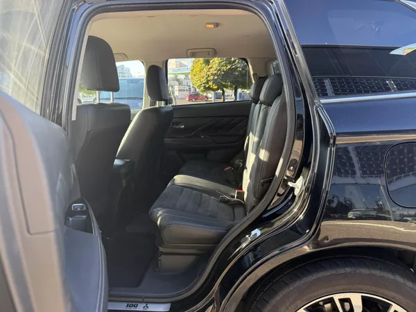Mitsubishi Outlander - foto 11