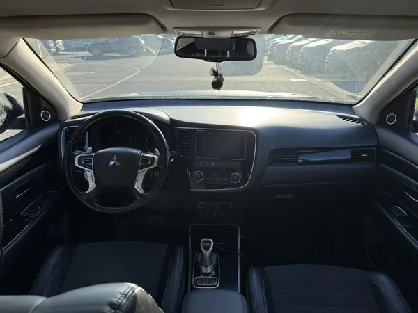 Mitsubishi Outlander - foto 13
