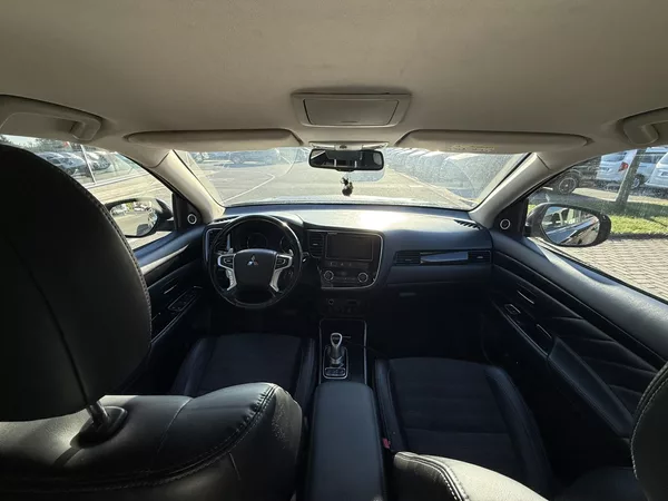 Mitsubishi Outlander - foto 14