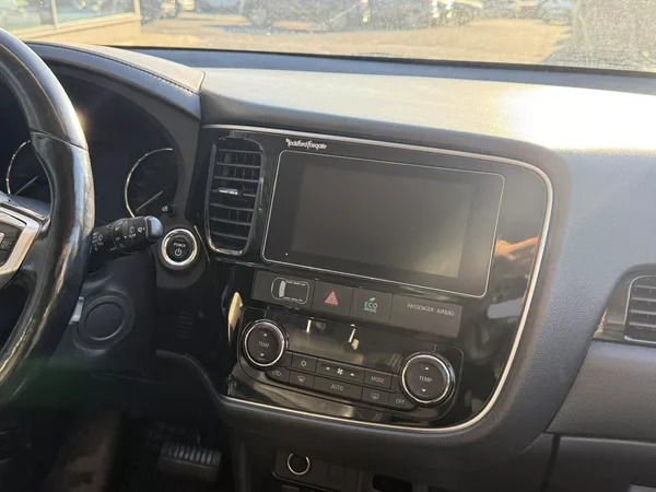 Mitsubishi Outlander - foto 15