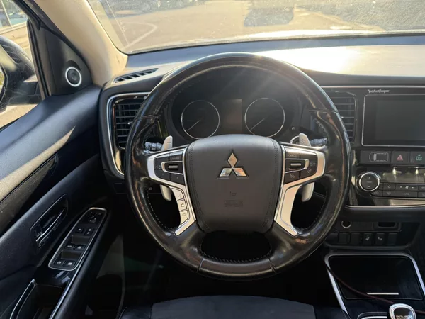 Mitsubishi Outlander - foto 17