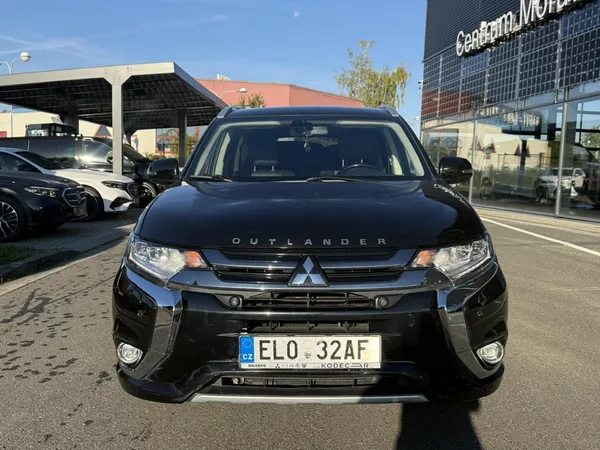 Mitsubishi Outlander - foto 2