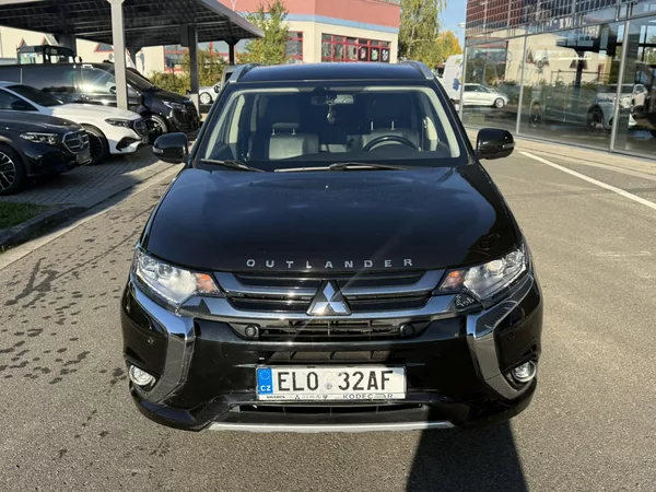 Mitsubishi Outlander - foto 3