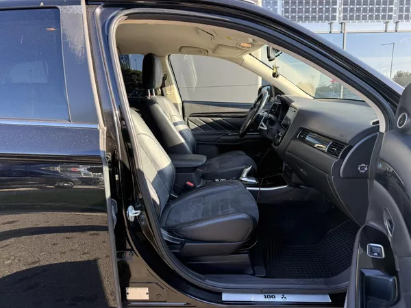 Mitsubishi Outlander - foto 31