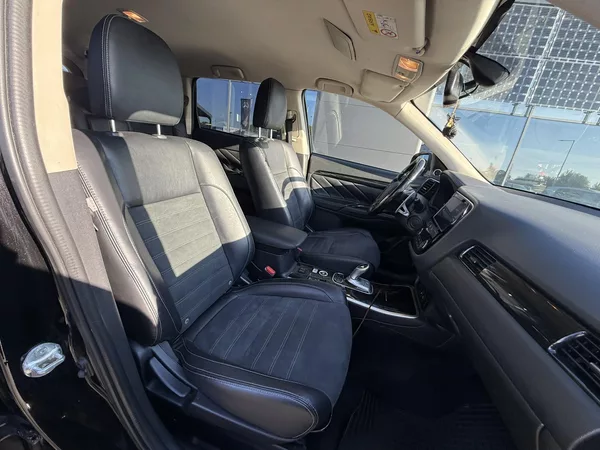 Mitsubishi Outlander - foto 32