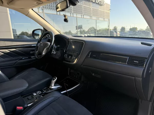 Mitsubishi Outlander - foto 33